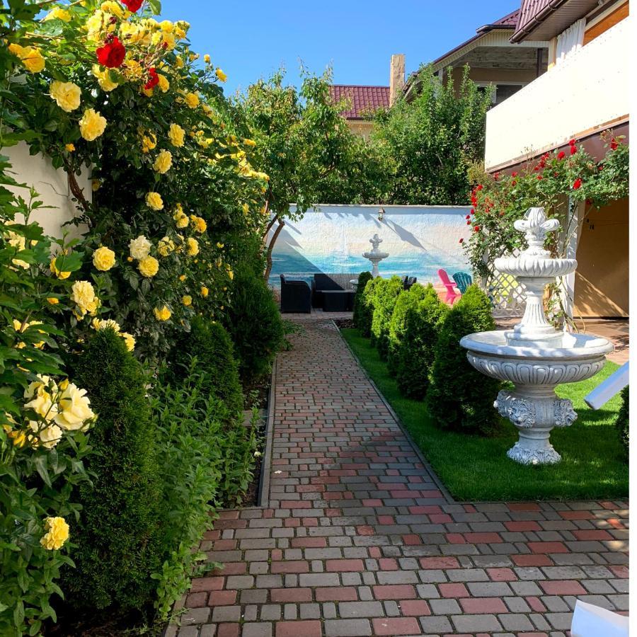 Guest House Santin Chornomorsk Exterior photo